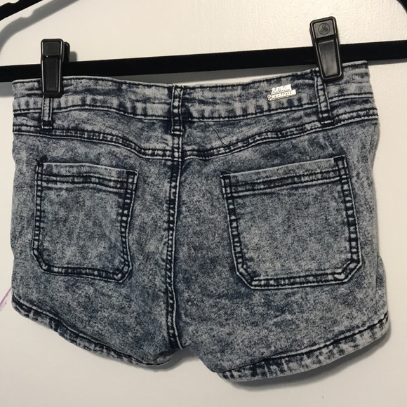 Jean shorts - Picture 3 of 5